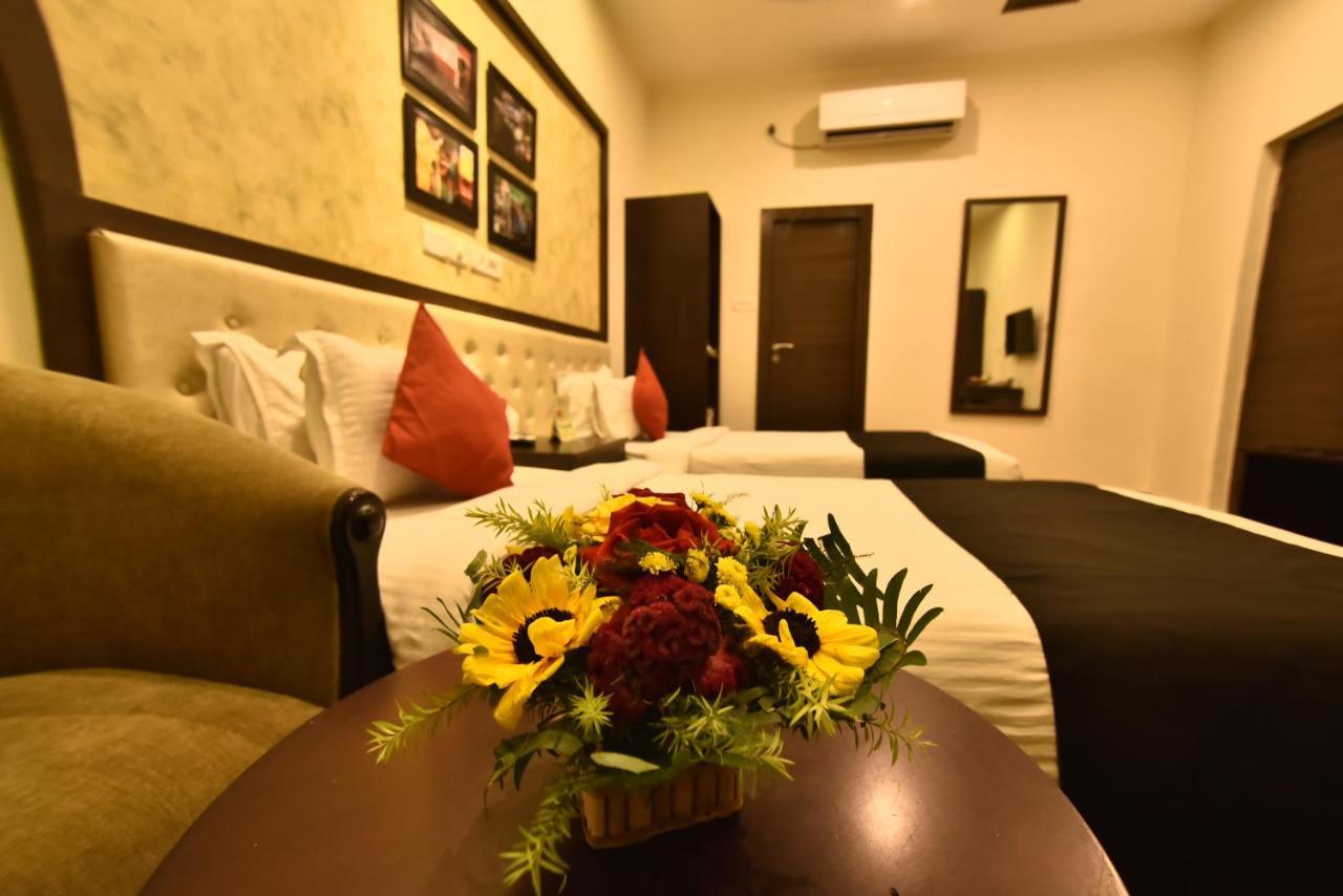 Casa Broadway-A Boutique Hotel Calcutta Exterior foto
