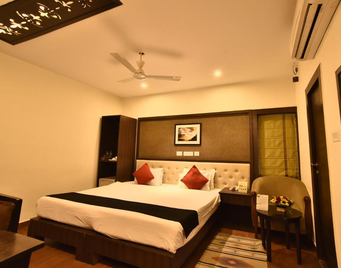 Casa Broadway-A Boutique Hotel Calcutta Exterior foto