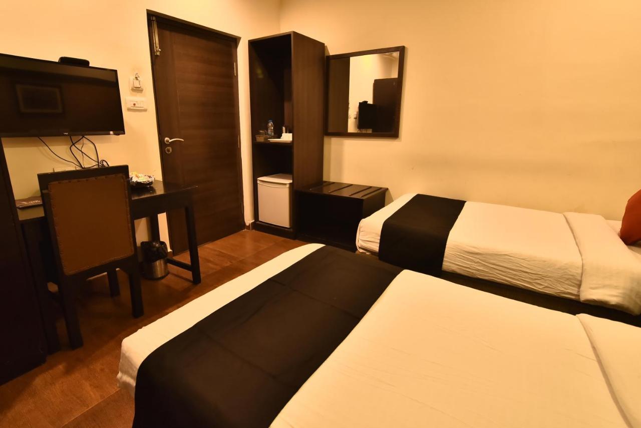 Casa Broadway-A Boutique Hotel Calcutta Exterior foto