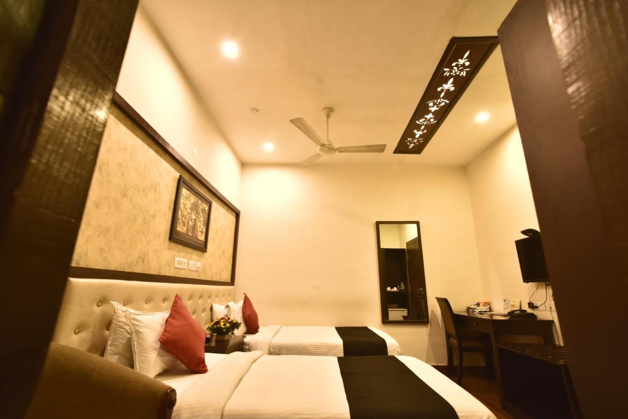 Casa Broadway-A Boutique Hotel Calcutta Exterior foto