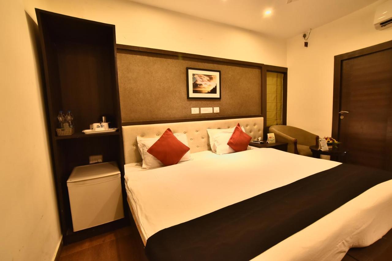 Casa Broadway-A Boutique Hotel Calcutta Exterior foto