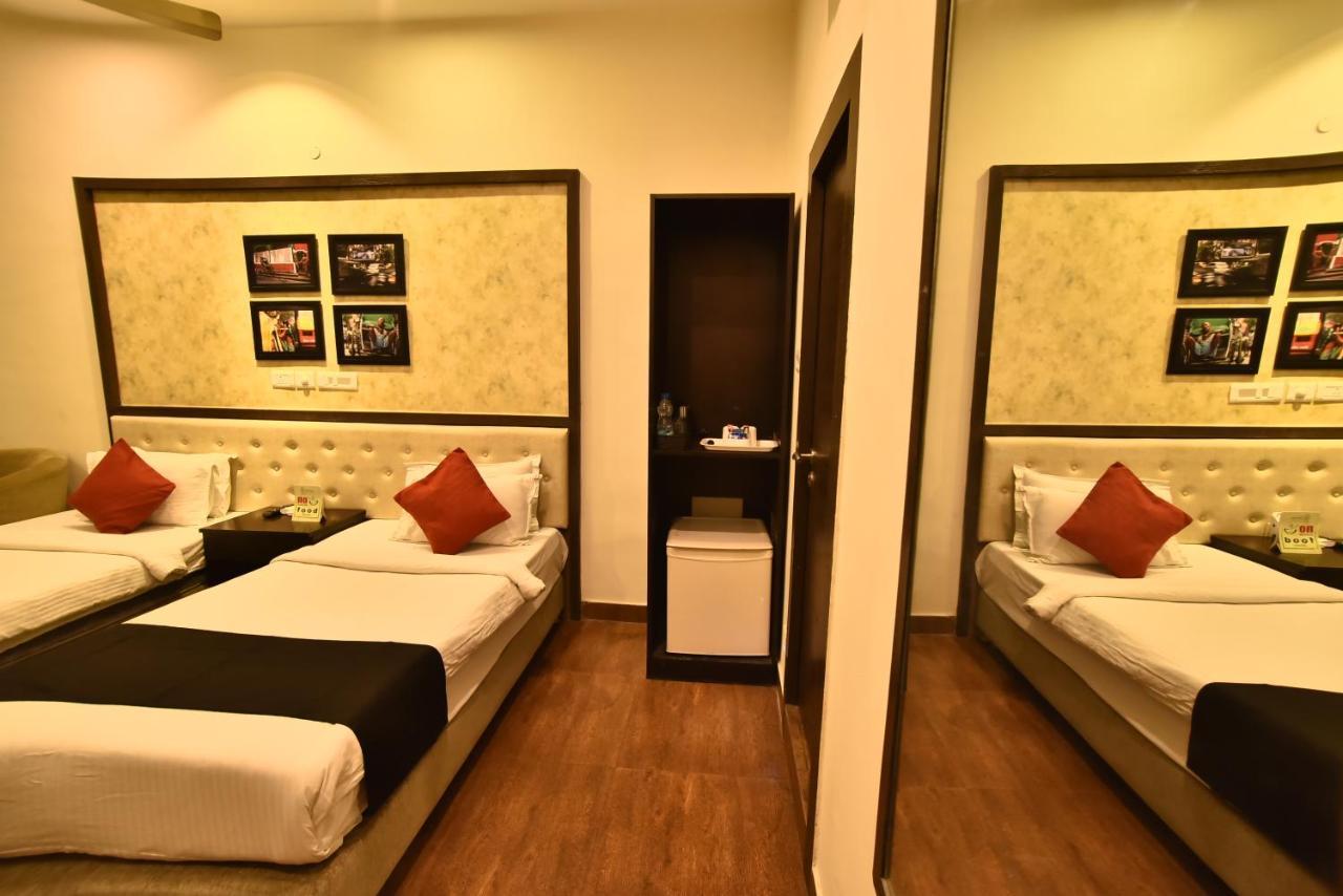 Casa Broadway-A Boutique Hotel Calcutta Exterior foto